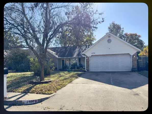 2108 Shorewood Ln, Edmond, OK 73003