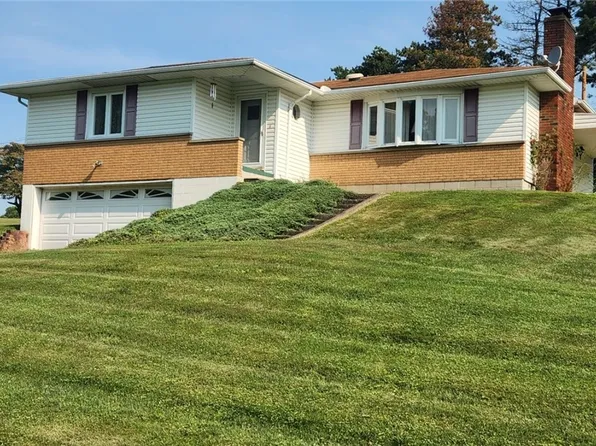 1360 Fairlane Dr, Ellwood City, PA 16117