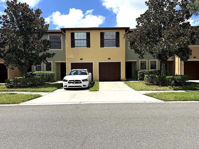 2516 Oleander Lakes Dr