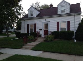 2416 S 9th St, Manitowoc, WI 54220