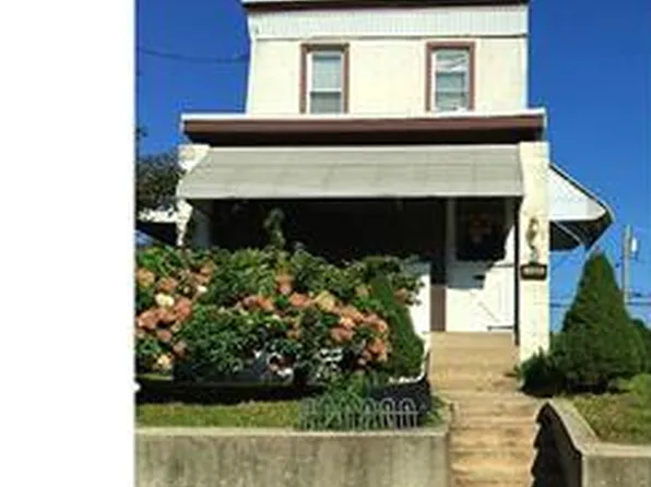3320 W 3rd St, Marcus Hook, PA 19061