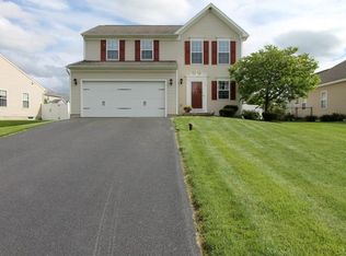 10 Cross Country Dr, Baldwinsville, NY 13027