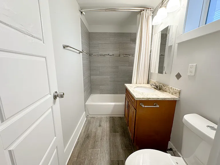 824 Independence St #B — Photo 15