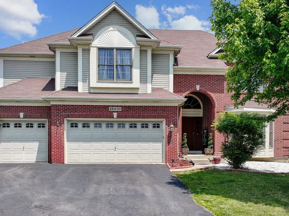 26200 W Chatham Dr, Plainfield, IL 60585