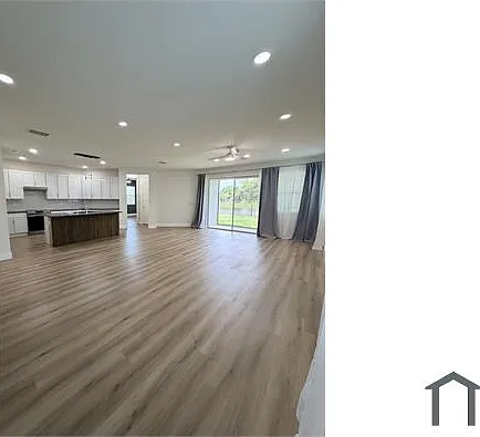 4 bed, 1989 sqft, $3,880 — Photo 1