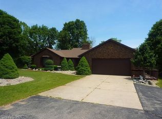 10560 Riverdale Rd, Middleville, MI 49333