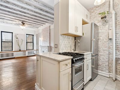 431 W 54th St APT 2C, Manhattan, NY, 10019