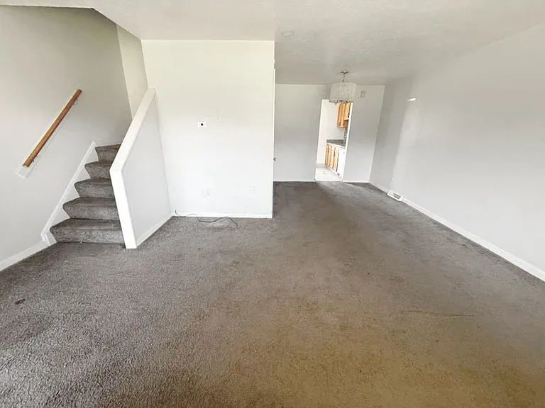 4889 Banbury Ct #6 — Photo 7