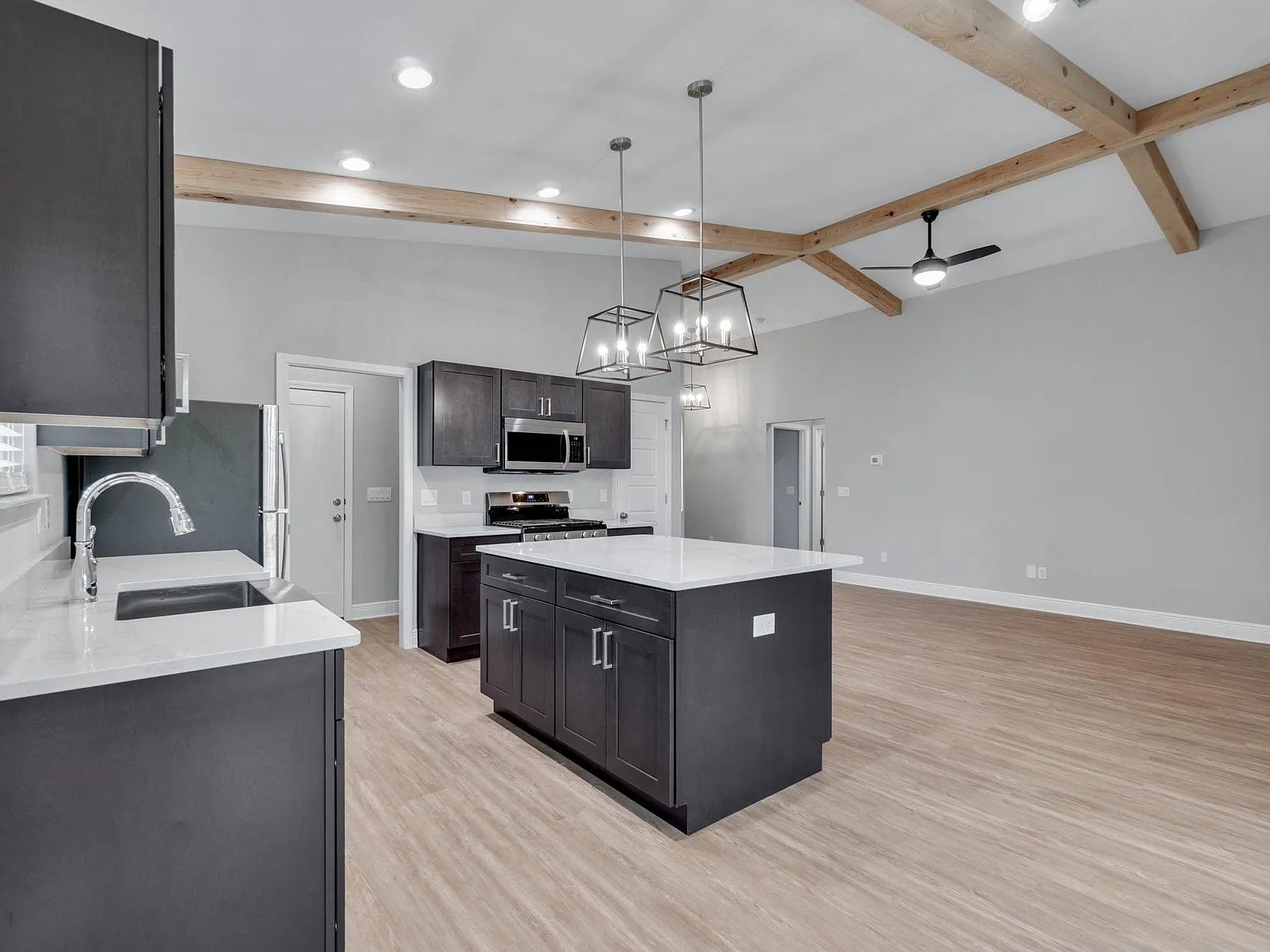 3 bed, $2,150 — Photo 4