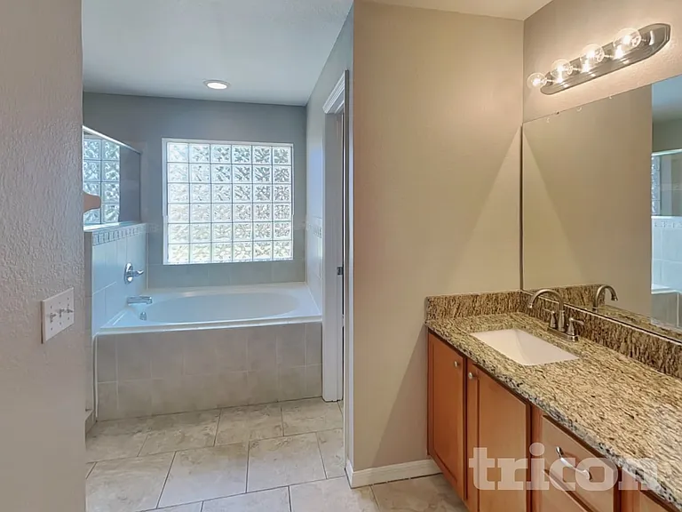 10752 Carloway Hills Dr — Photo 17