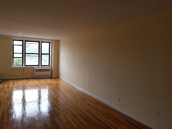3rd image of 4360 Baychester Ave APT 5D