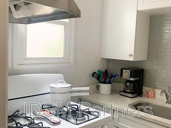 3rd image of 1263 Clarkson St #1