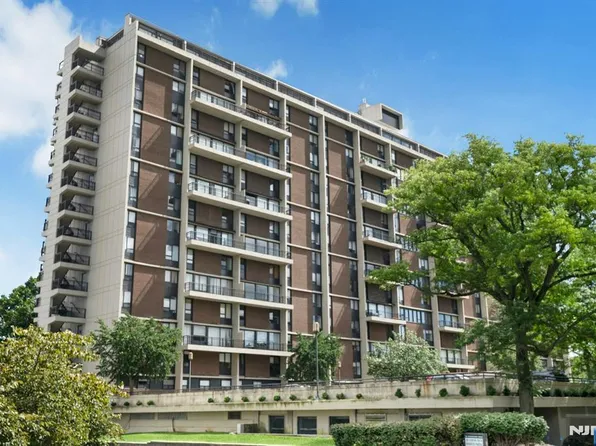 2 Horizon Rd APT 816, Fort Lee, NJ 07024