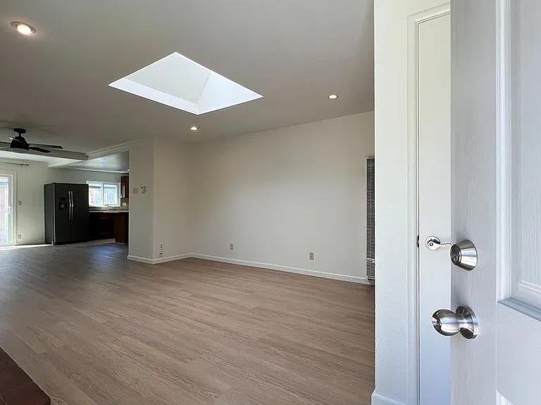 34 Queens Ct — Photo 3