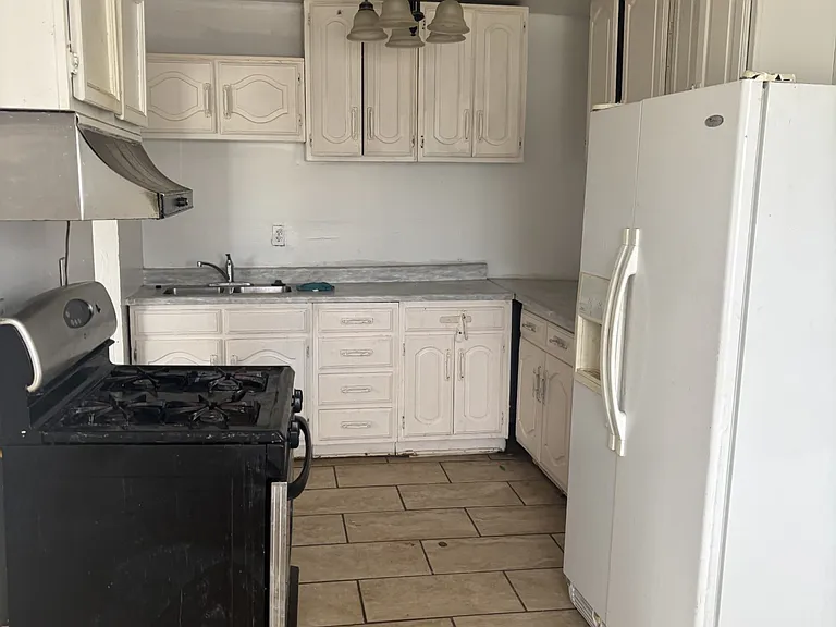 604 Cortez Dr — Photo 7