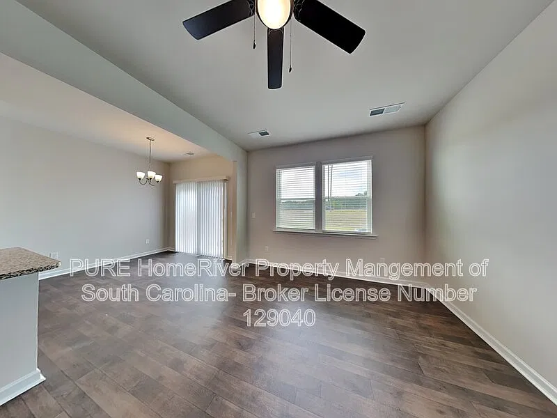 3 bed, 2.0 bath, 1432 sqft, $1,900 — Photo 4