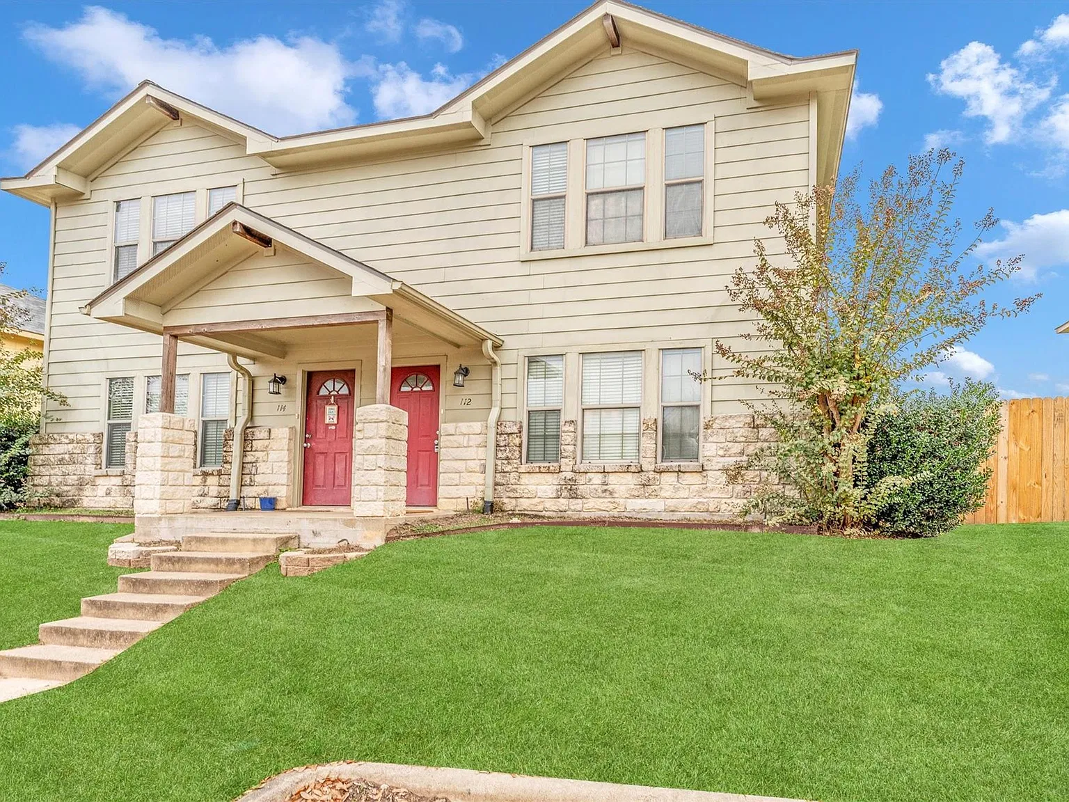 3 bed, 3.0 bath, 1382 sqft, $1,500 — Photo 1