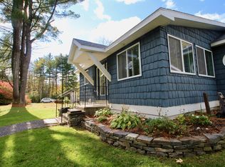 107 Neshobe Beach Rd, Bomoseen, VT 05732