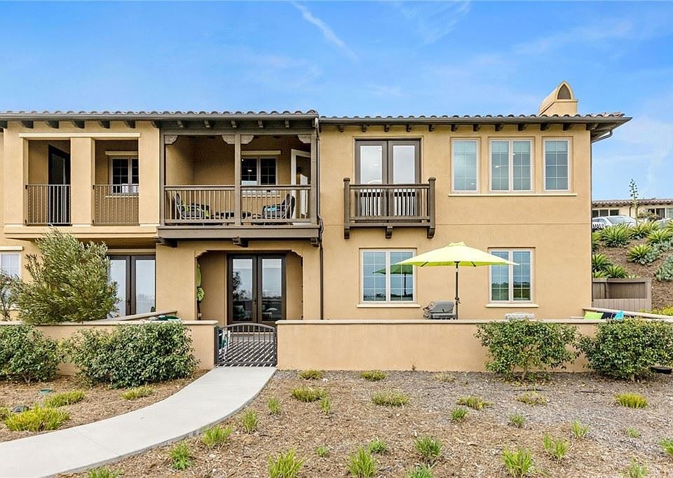 1st image of 1033 Calle Stellare