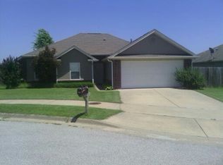 1302 Sunrise Cir, Siloam Springs, AR 72761