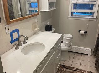 189 N Railroad Ave, Babylon, NY 11702