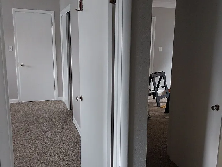 138 E 6th St #138/140 — Photo 27