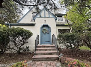 2 Birch Rd, Malverne, NY 11565