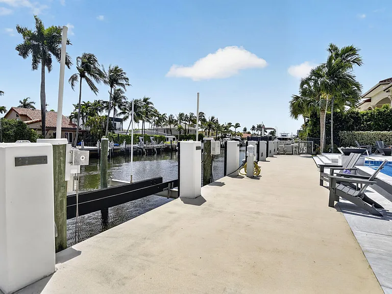 334 Isle Of Capri Dr — Photo 15