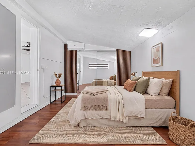 5921 NE 1st Ave — Photo 16