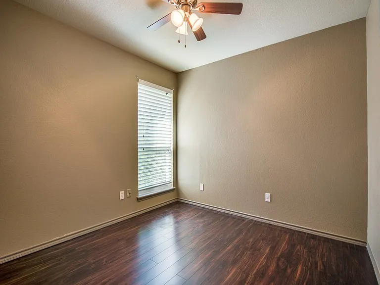 7716-7718 Sable Ln — Photo 13