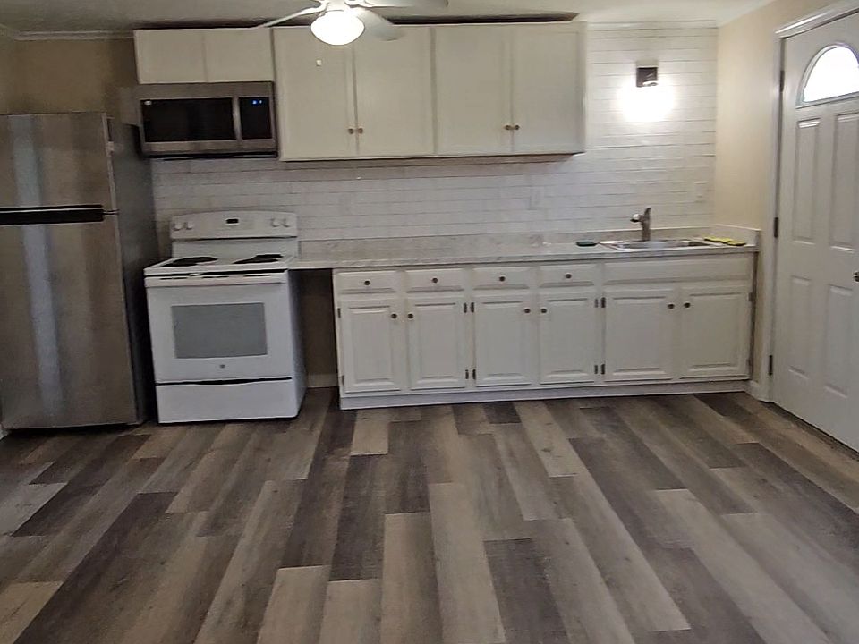2nd image of 149 Pine St