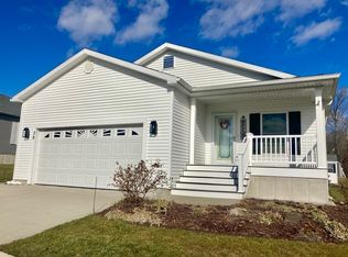 39 Patriots Dr, Westfield, MA 01085