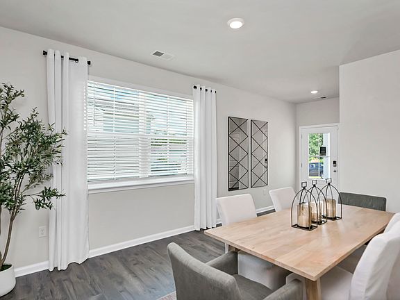 2nd image of 101 Tahoe Rd