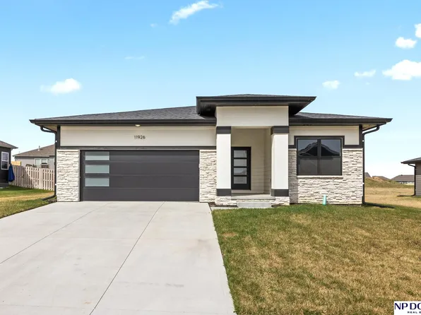 11926 S 117th St, Papillion, NE 68046