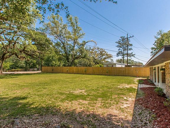 3rd image of 18338 Pin Oak Ln