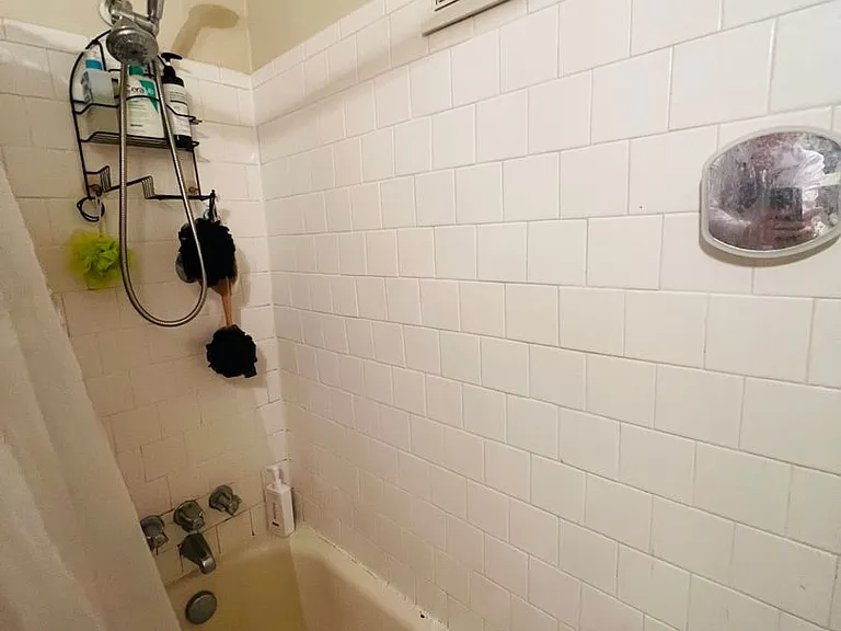 4 N. Dooley Ave — Photo 28