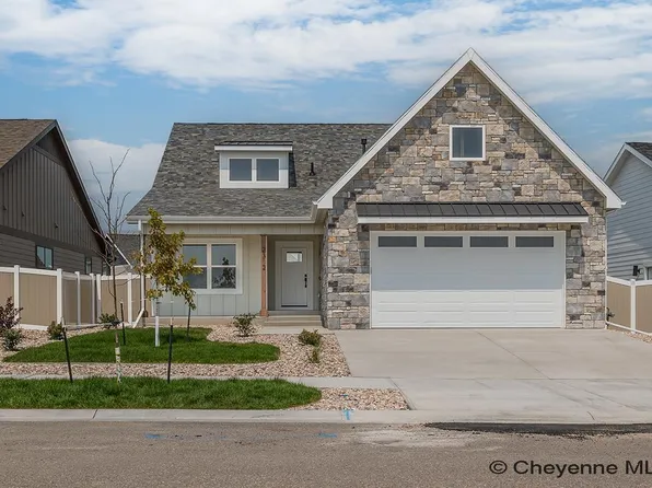 2312 Ledoux Dr, Cheyenne, WY 82007