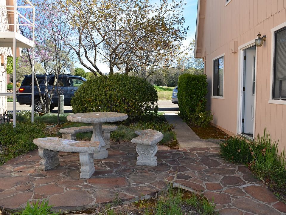 2nd image of 3430 Robin Ln #6