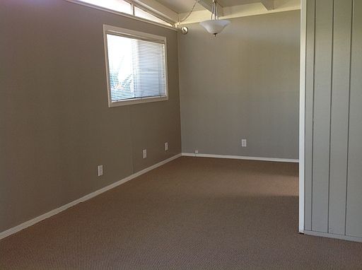4th image of 916 Las Palmas Dr