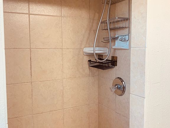 5th image of 626 Lenox Ave #2