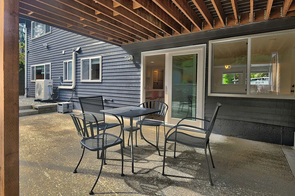 171st Ave NE, Redmond — Photo 3