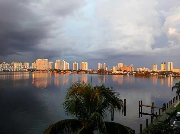 16546 NE 26th Ave APT 4C, North Miami Beach, FL 33160