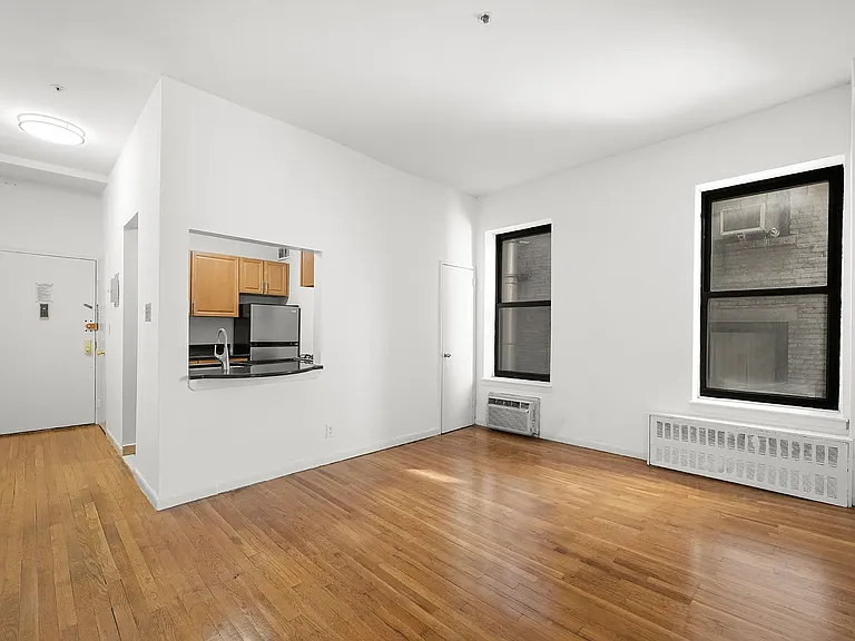 131 E 83rd St #3A — Photo 3