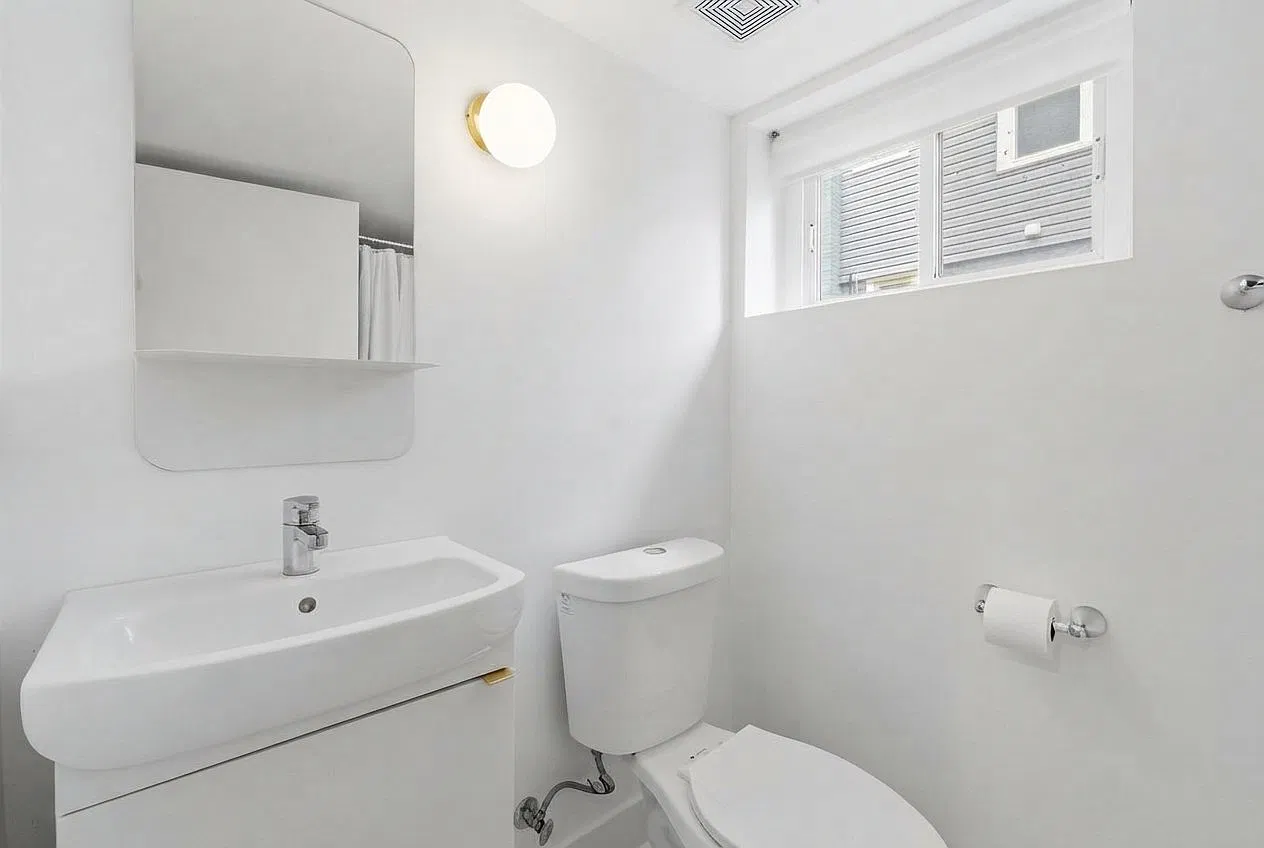 DC Lower Level Oasis Apartment — Photo 3