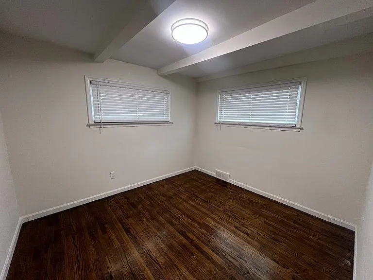 18536 Holland Ave — Photo 13