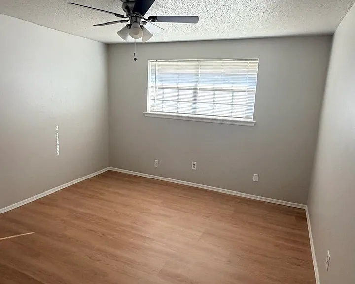 5008 Creekwood Dr — Photo 7
