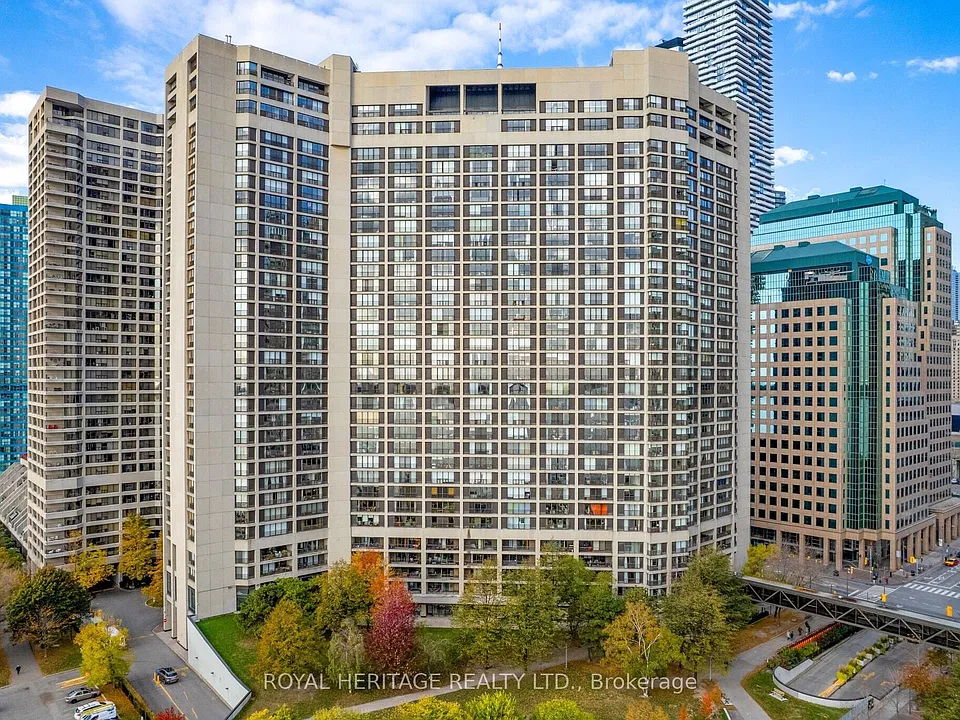 33 Harbour Sq #1240