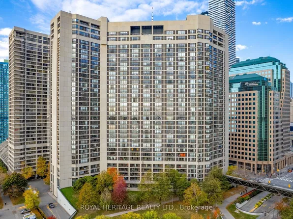 33 Harbour Sq, Toronto, ON