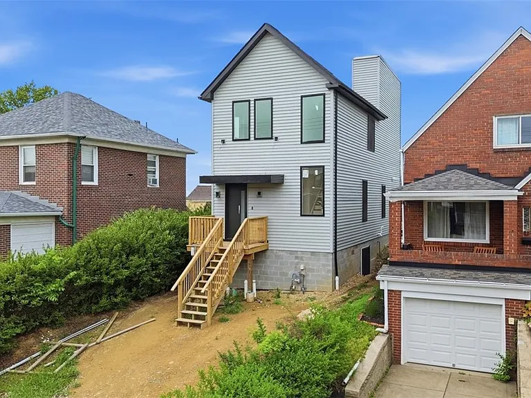 1361 Hawthorne St — Photo 42