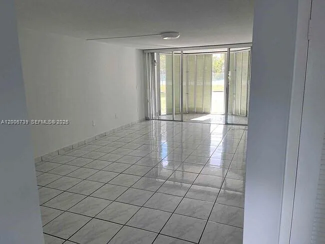 Rolling Green Condo A — Photo 3